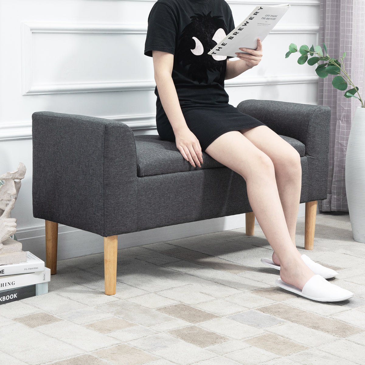 Banc coffre rangement capitonné banquette avec accoudoirs, banc de rangement pour la chambre à coucher, entrée, salon, charge 130 Kg dim. 116 x 44 x 58 cm gris foncé
